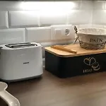La Casita De Olivia Espinaredo * La Villa
