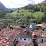La Casita De Olivia Espinaredo * La Villa