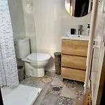 La Casita De Olivia Espinaredo * La Villa