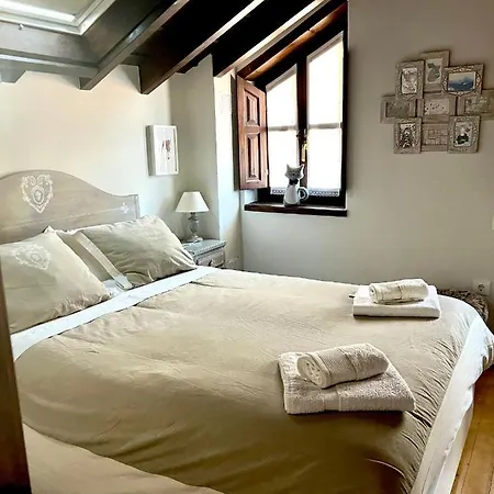 La Casita De Olivia Espinaredo 木屋